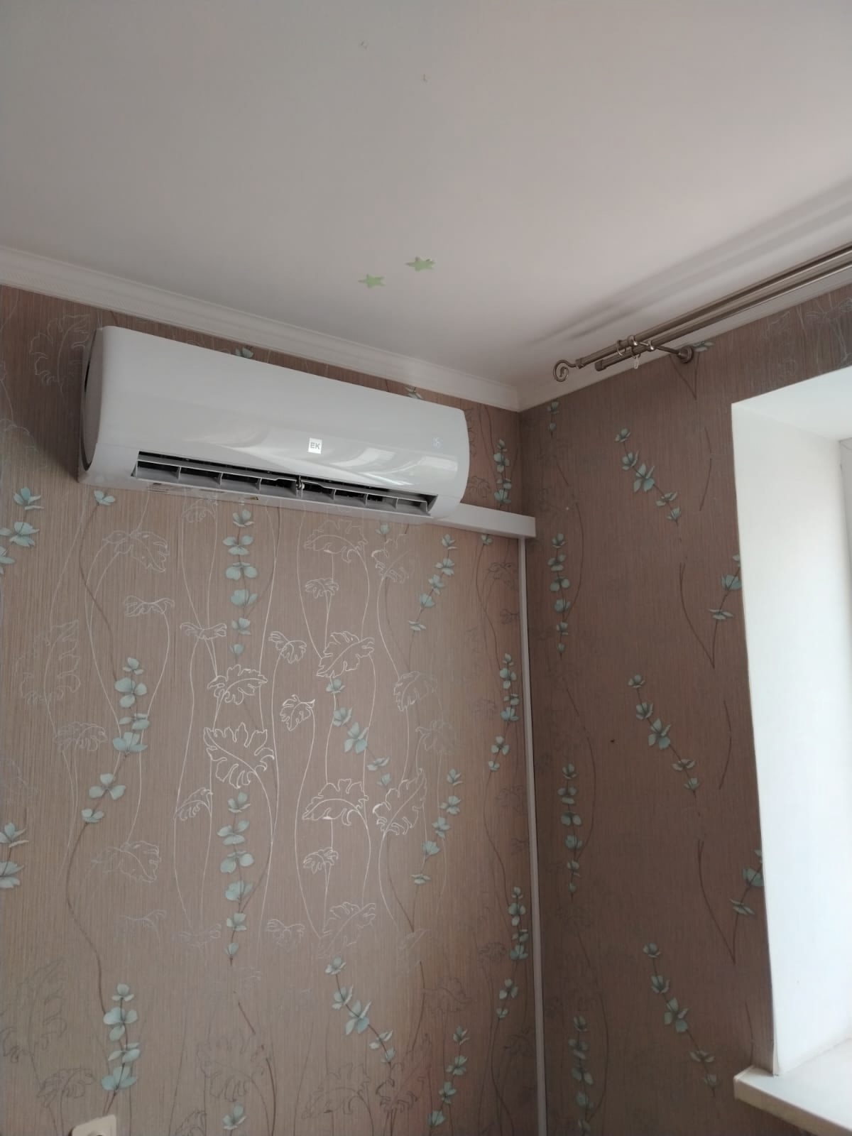 Установка сплит-системы EK